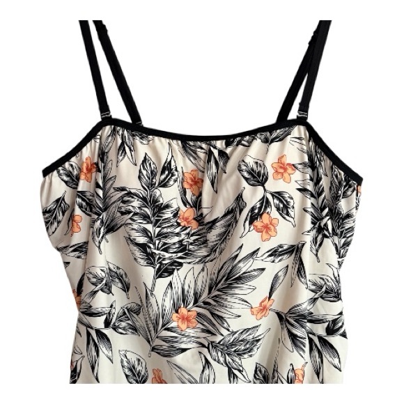 Island Pearls Other - Island Pearls Swimsuit Top Floral Black & White Tankini Tagless Size 22